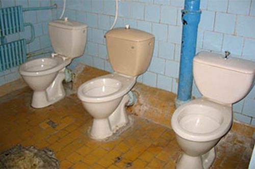 туалет в школе